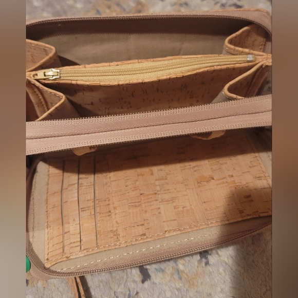 Vegan leather cork and raphia wallet - Picture 7 of 15